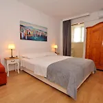 Apartmani More Апартаменты