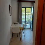 Apartmani More Апартаменты *