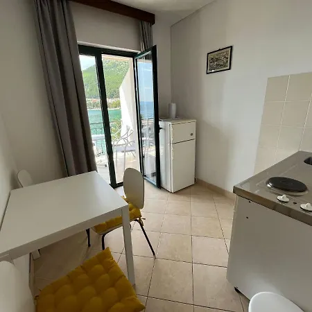 Apartmani More
