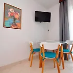 Apartmani More