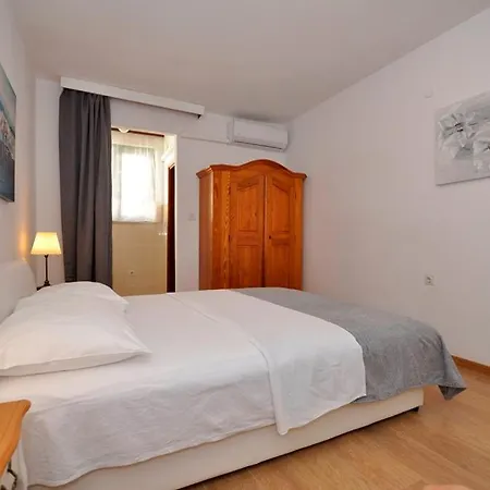 Apartmani More *