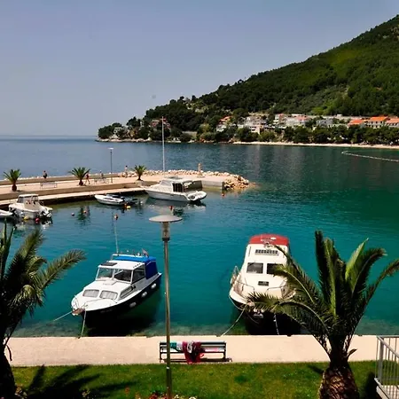 Apartmani More Drvenik (Split-Dalmatia)