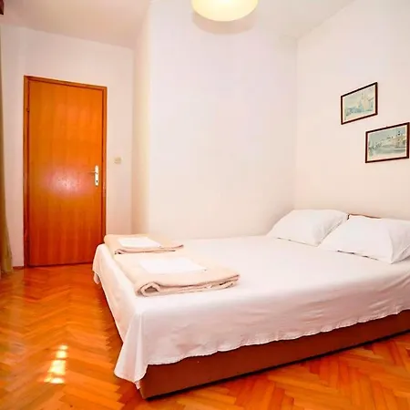 Apartmani More *