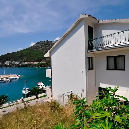 Apartmani More