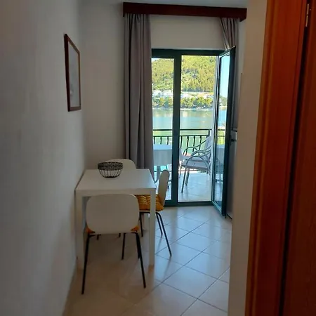 Apartmani More Apartment *