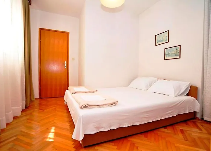 Apartmani More *